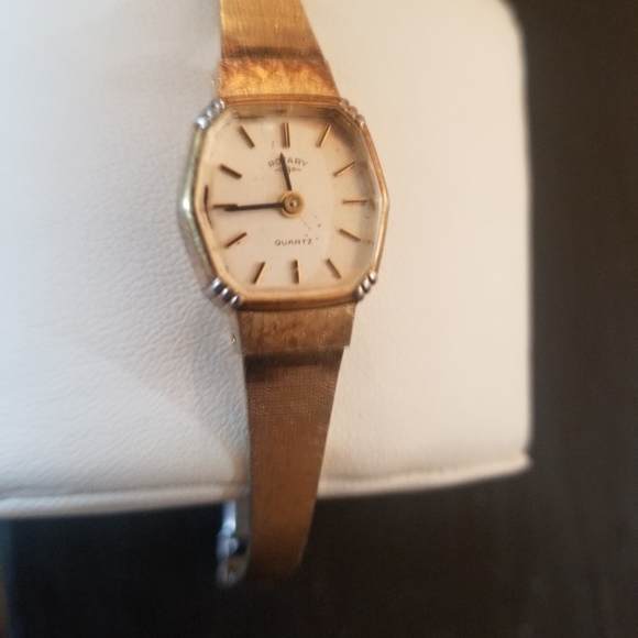 VINTAGE  ROTARY WATCH - Picture 1 of 5